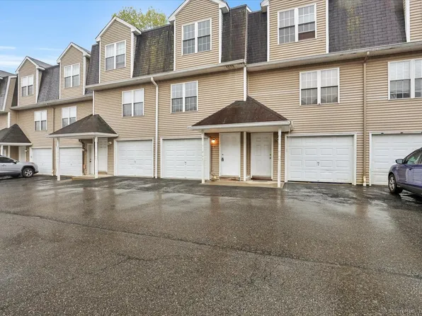 150 Stonefield Drive #4, Waterbury, CT 06705