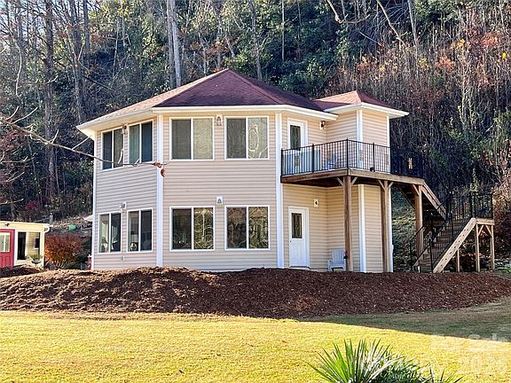 3rd image of 214 Locust Cove Rd