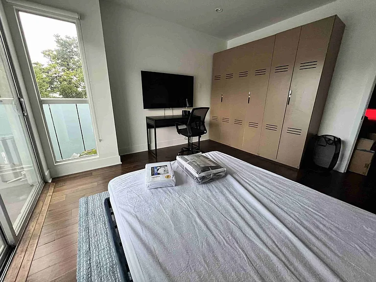 1735 N La Brea Ave #17 — Photo 16