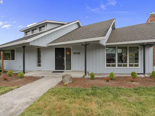 2012 E Haworth Ave, Newberg, OR 97132