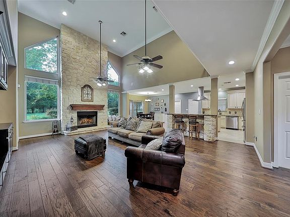 3rd image of 14375 Dairyland Dr