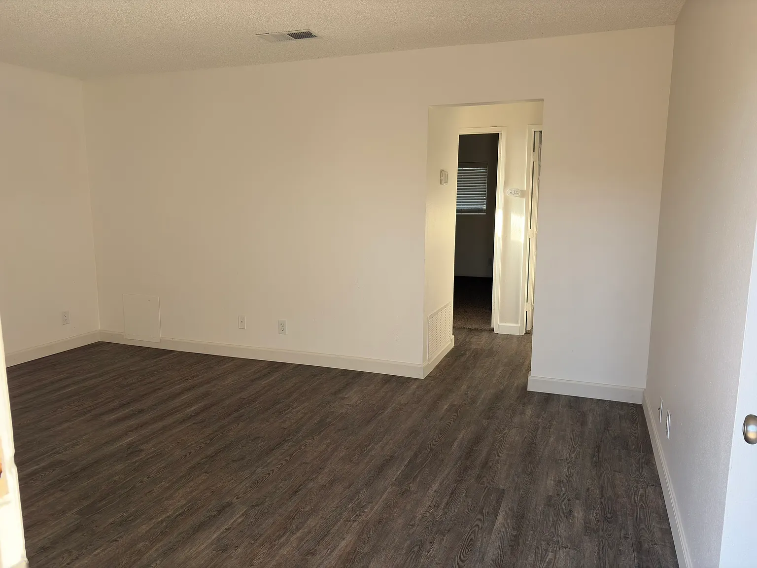 2 bed, 827 sqft, $2,495 — Photo 3
