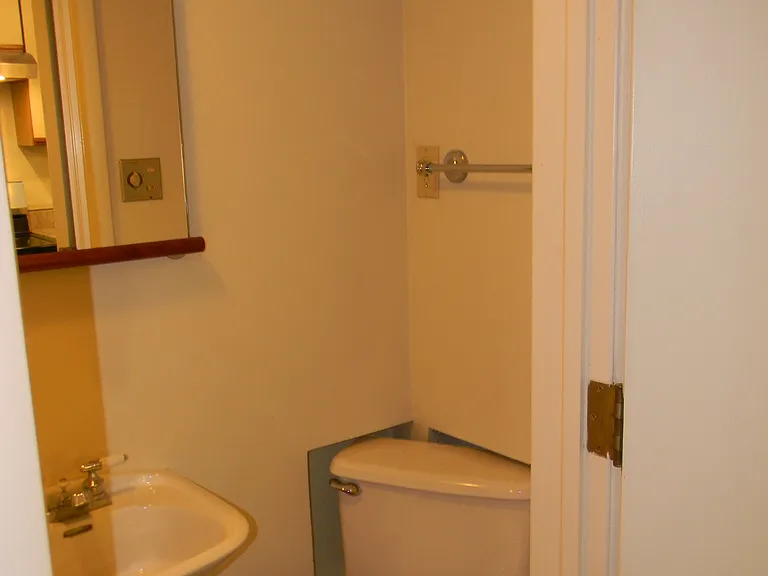 311 N High St — Photo 13