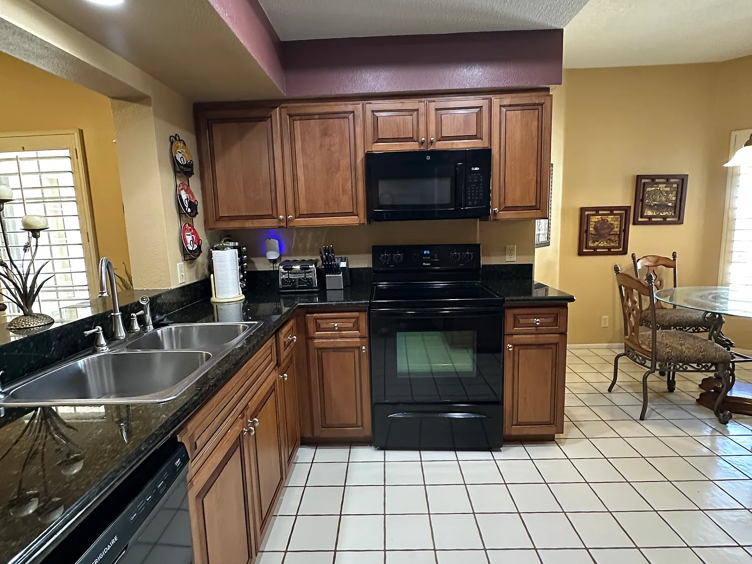 2 bed, 1360 sqft, $2,400 — Photo 4