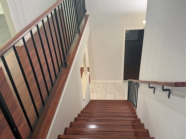 17323 Grayland Ave — Photo 16