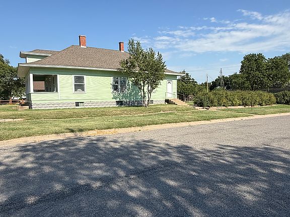 4th image of 211 W Main St
