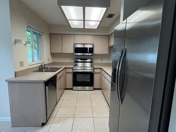 2nd image of 22 Pinelynn Ln