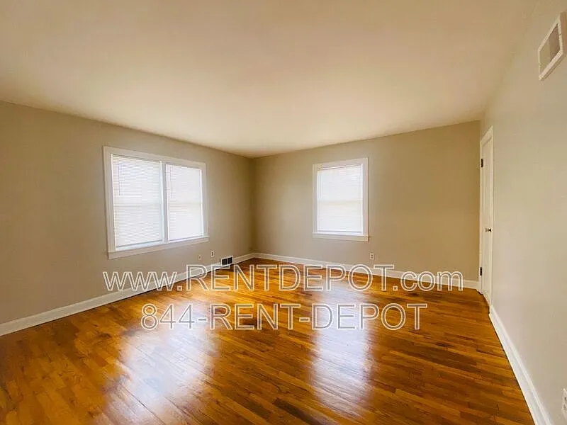 1 bed, 1.0 bath, 717 sqft, $950 — Photo 2
