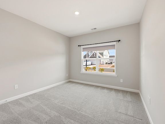 5th image of 335 Happy Valley Dr.