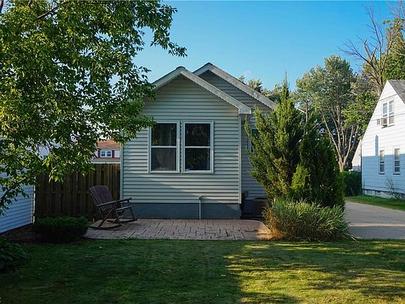2nd image of 20957 Belvidere Ave