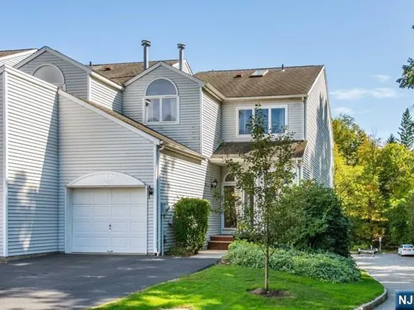 15 Saint Charles Ave W, Hewitt, NJ 07421