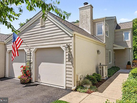 3rd image of 525 Portsmouth Ct
