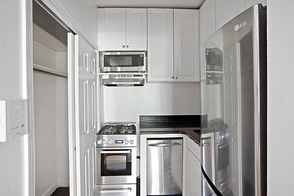 Rented by Cooper & Cooper Real Estate | media 4