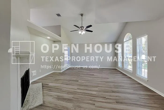 17423 Saxon Dr — Photo 4