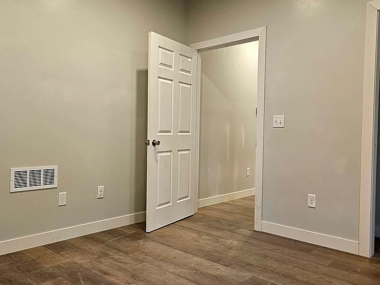 322 Main St #B — Photo 3