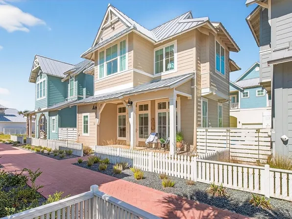 131 Sabal Ln, Port Aransas, TX 78373