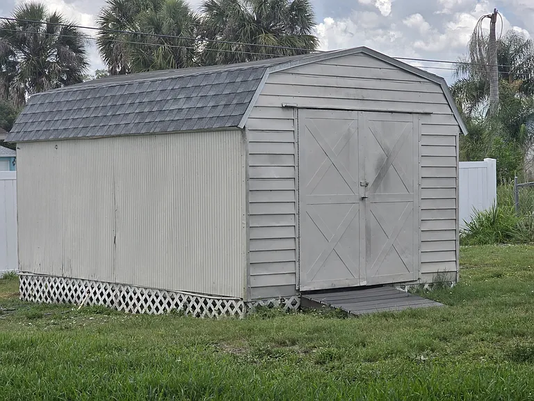 21498 Manatee Ave — Photo 16