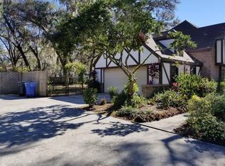 915 Oak Regency Ln, Brandon, FL 33511