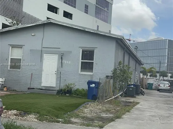 10760 SW 7th St, Sweetwater, FL 33174