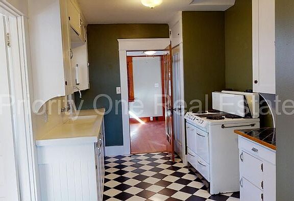 4th image of 1921 Polk Ave