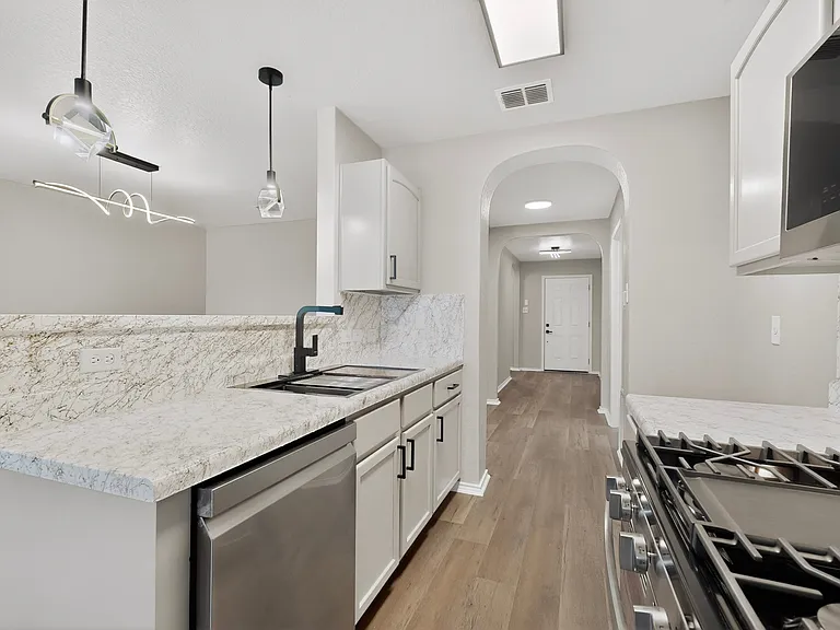 2614 Brighton Park — Photo 29