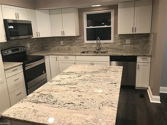 5th image of 25150 Mitchell Dr