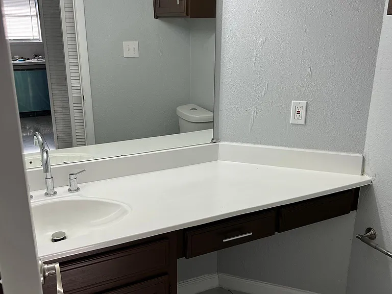 711 Harbour Town Dr — Photo 11