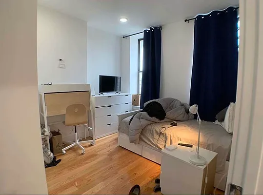 Rented by EastMount Realty LLC | media 16