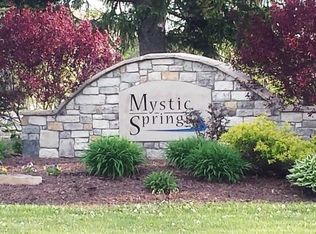 539 Lake Park Dr, Valparaiso, IN 46385
