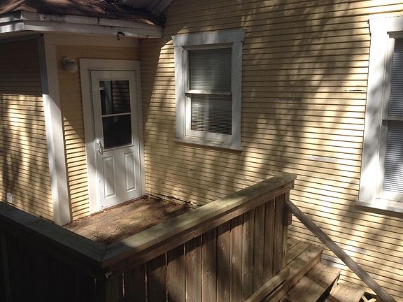 2nd image of 824 Dalzell St