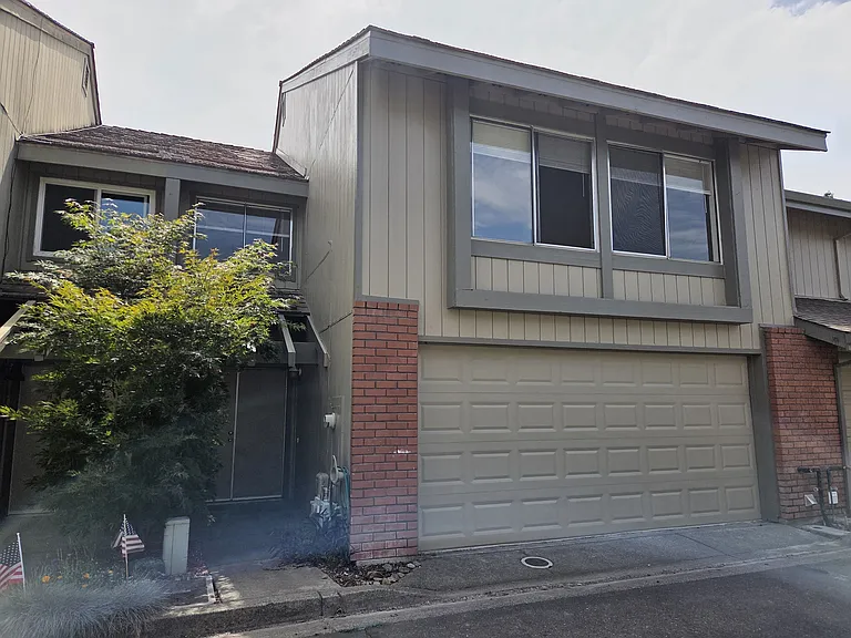 3103 Lucero Ct — Photo 1
