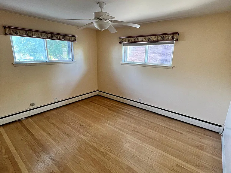 9437 Burlington Ave #3 — Photo 10