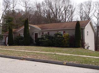 106 Richard Brown Dr, Uncasville, CT 06382