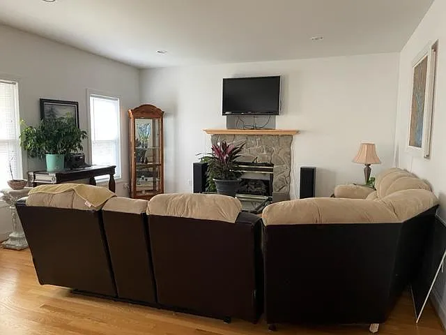 7600 Oster Dr — Photo 9