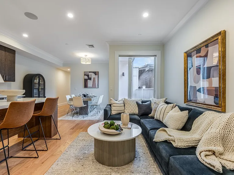 17 Vinton St #3 — Photo 3