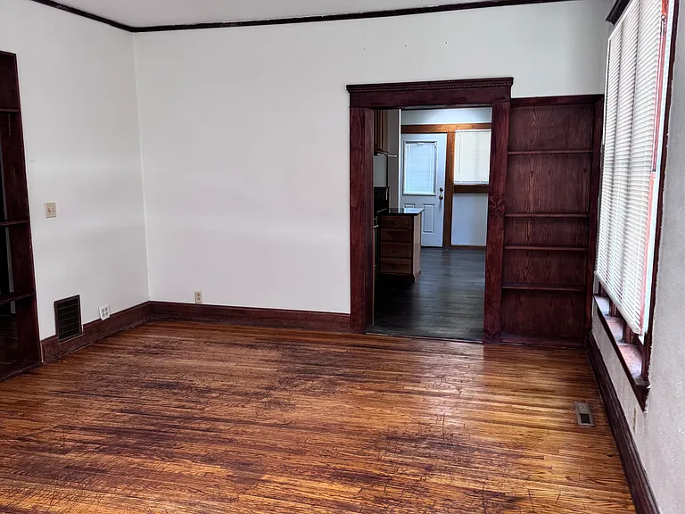 703 Peterson St — Photo 14