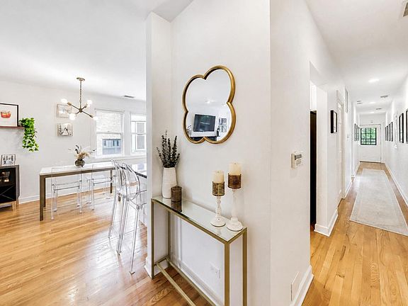 3rd image of 3051 N Clifton Ave #2