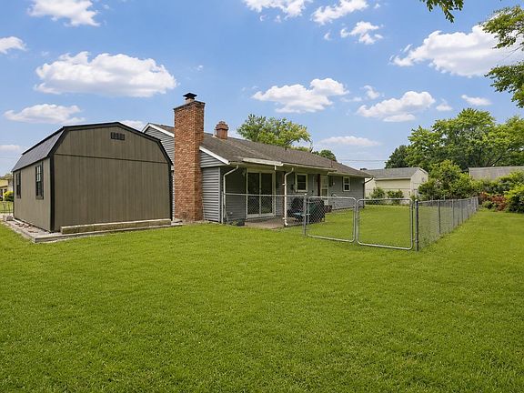 3rd image of 1225 Viking Dr