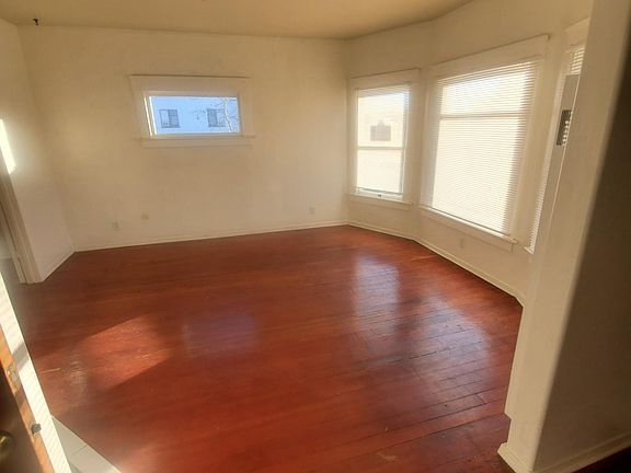 5th image of 905 21st St #905
