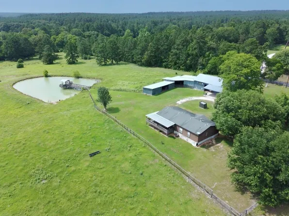 570 Four Notch Rd, Huntsville, TX 77340