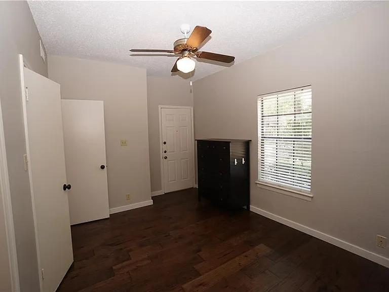 203 E 31st St #103 — Photo 18