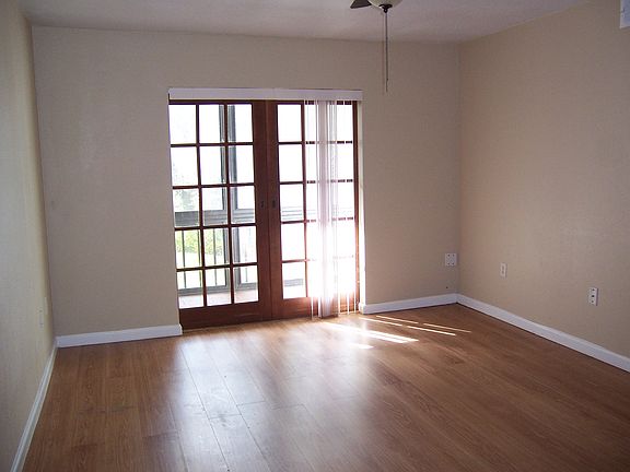 3rd image of 3298 S Semoran Blvd Unit 21