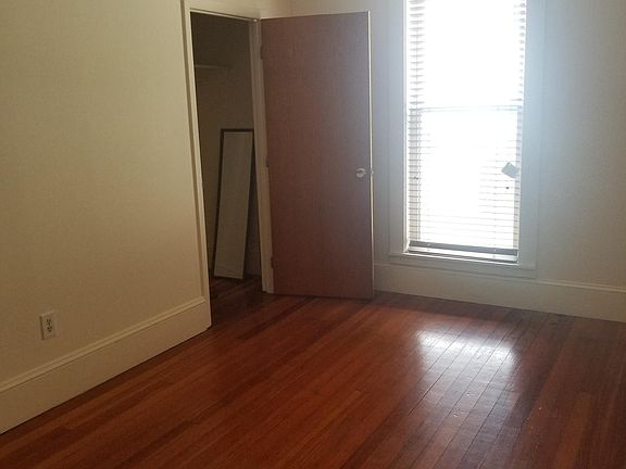 3rd image of 187 Essex St APT 1