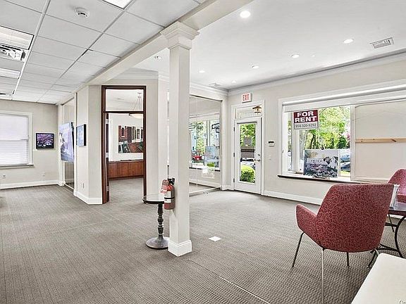 4th image of 65 Wendt Ave