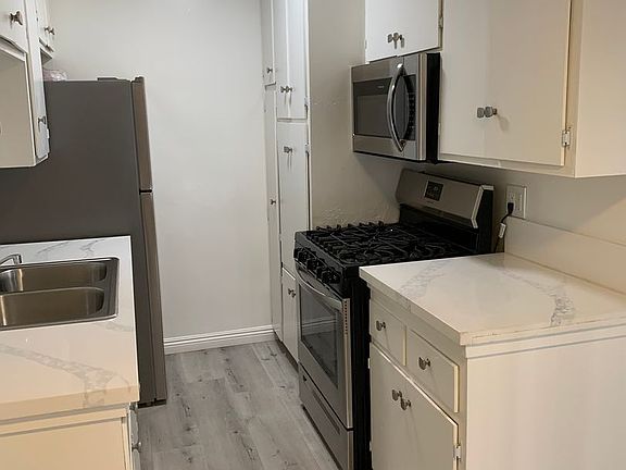 3rd image of 1502 Wellesley Ave #8-103