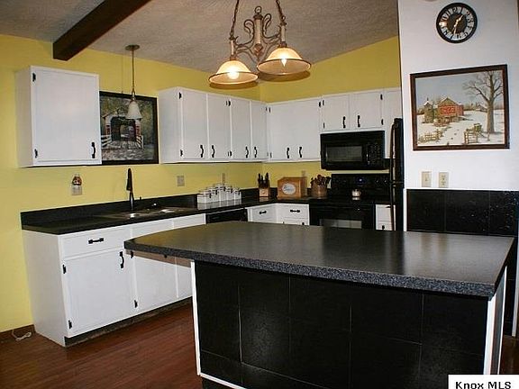 3rd image of 771 Glenview Dr