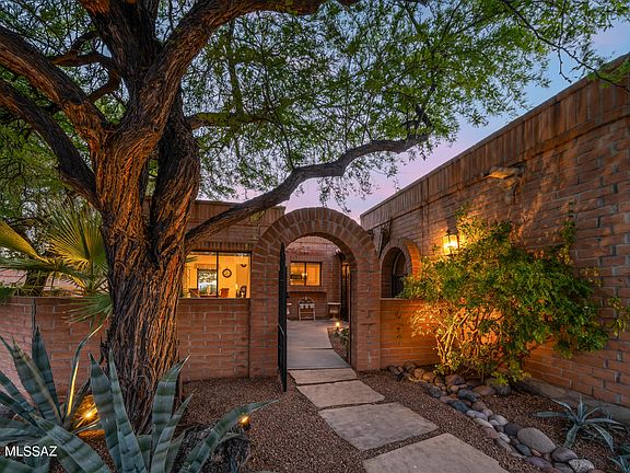 3rd image of 4411 N Camino Ferreo