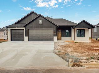 4933 S Sycamore Ave, Springfield, MO 65810