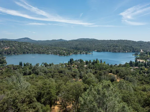 2 Yorkshire Dr, Penn Valley, CA 95946