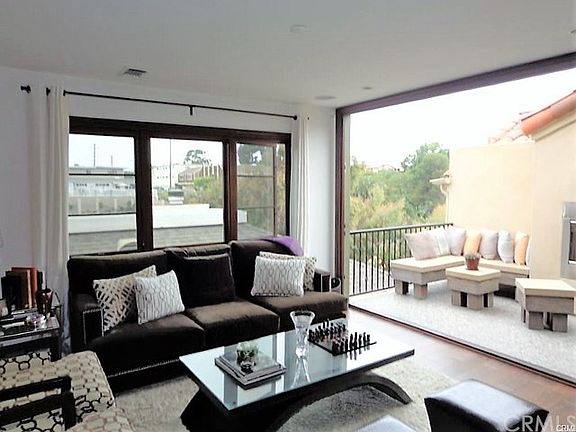 4th image of 402 Dahlia Ave #B